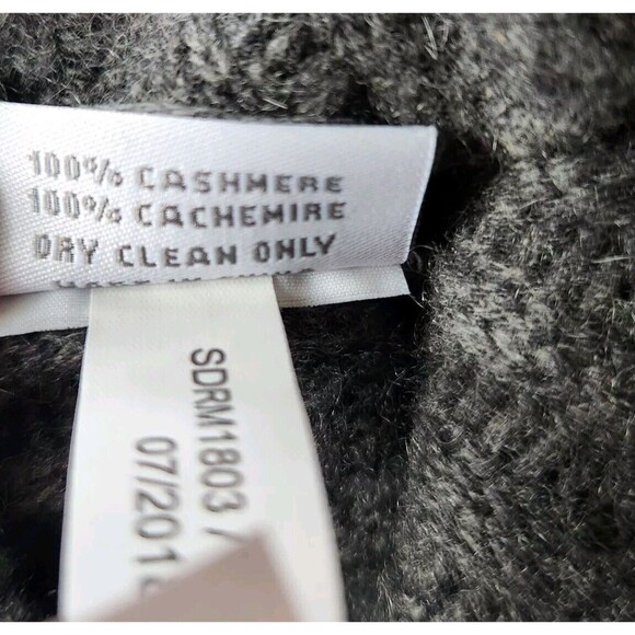 Restoration Hardware Gray Fur Trimmed Cashmere Cozy Pom Pom Beanie Hat NEW - Picture 7 of 9